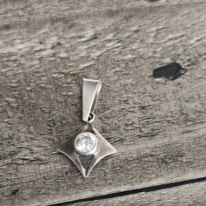 Chic Silver Diamond-Shaped Pendant